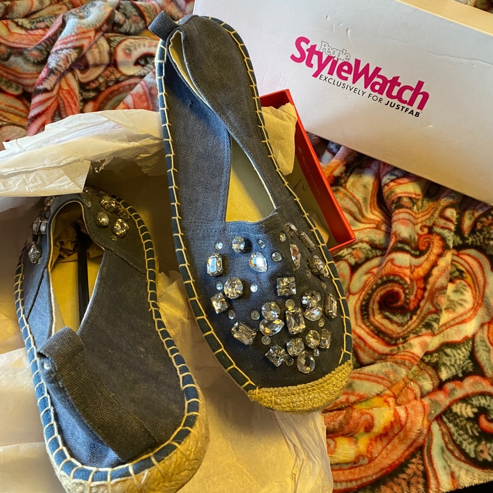 Brand new! Cut small